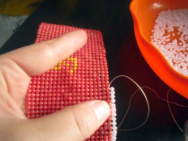 義烏需要找手工活做，七彩夜光泥人(圖1)