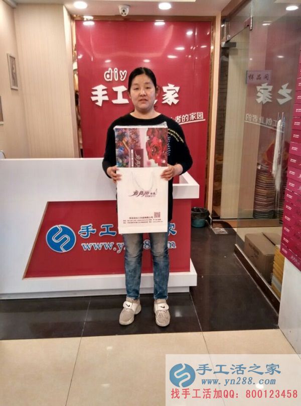 欲組織人做手工活串珠繡賺錢，邯鄲臨漳縣楊女士來手工活之家考察(圖1)