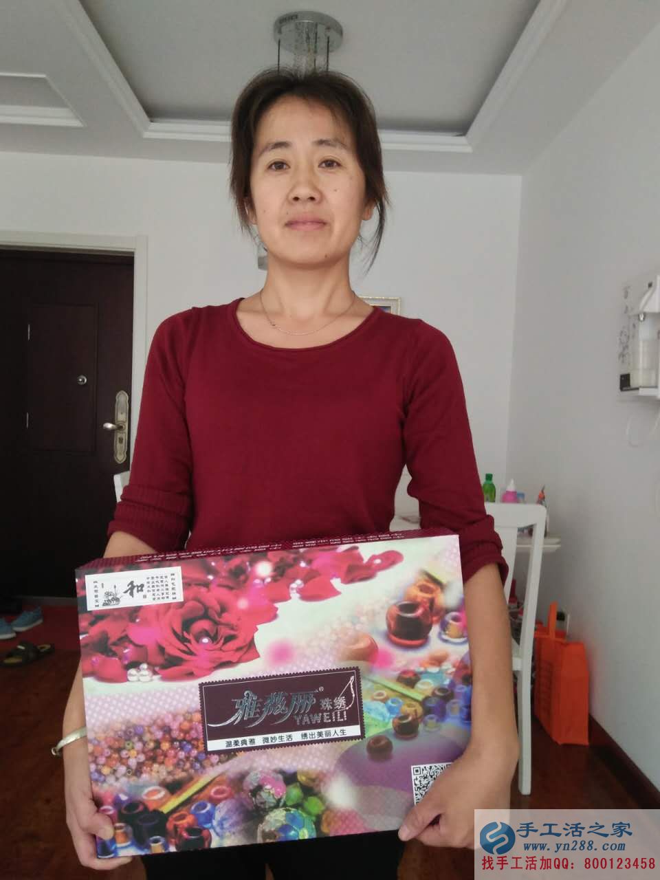 農(nóng)村致富好項(xiàng)目:河北唐山劉大姐在家做手工活賺錢補(bǔ)貼家用 農(nóng)村致富好項(xiàng)目:河北唐山劉大姐在家做手工活賺錢補(bǔ)貼家用