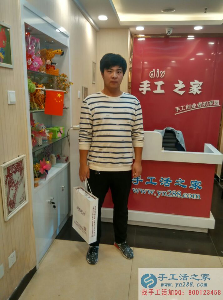 河北邢臺柏先生來手工活之家?guī)屠掀耪沂止せ钭鰭炅慊ㄥX 河北邢臺柏先生來手工活之家?guī)屠掀耪沂止せ钭鰭炅慊ㄥX