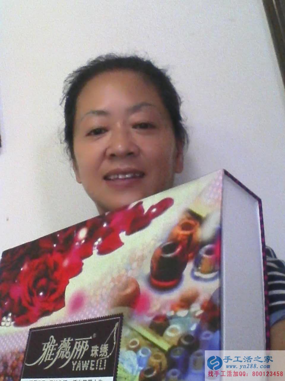 業(yè)余兼職好工作:重慶趙女士找到手工活之家串珠繡致富好項(xiàng)目 業(yè)余兼職好工作:重慶趙女士找到手工活之家串珠繡致富好項(xiàng)目