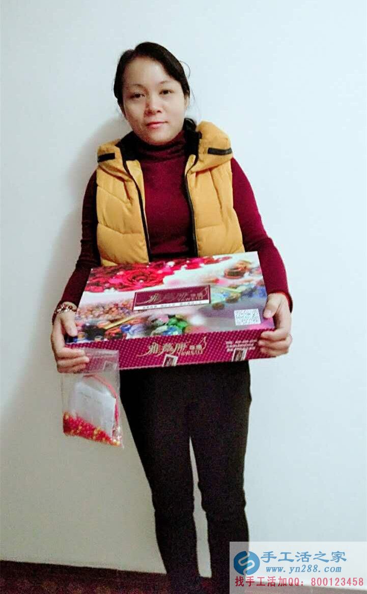 家庭手工活串珠項目:湖北咸寧羅女士在家做手工活加工賺錢 家庭手工活串珠項目:湖北咸寧羅女士在家做手工活加工賺錢