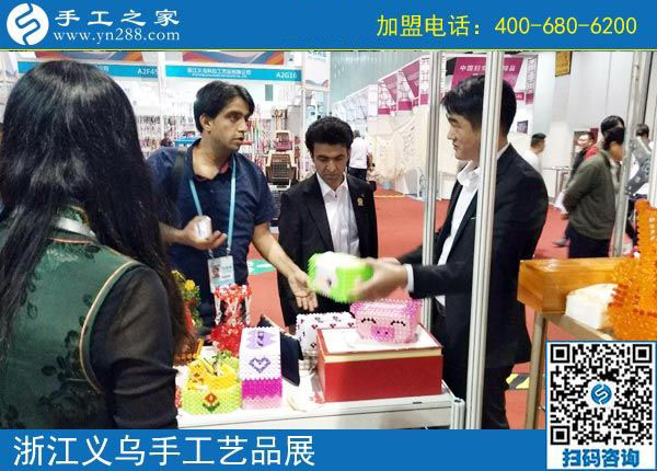 每次結(jié)算幾百元，河南禹州劉女士對(duì)拿回家做的手工活加工項(xiàng)目非常滿(mǎn)意