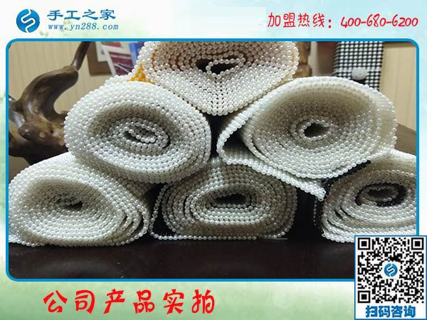 4161元是大家的功勞，做串珠免押金手工活的吉林延吉耿女士結(jié)算加工費(fèi)后說(shuō)