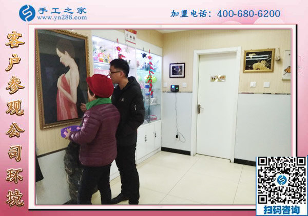 手工之家&mdash;&mdash;客戶參觀珠繡作品