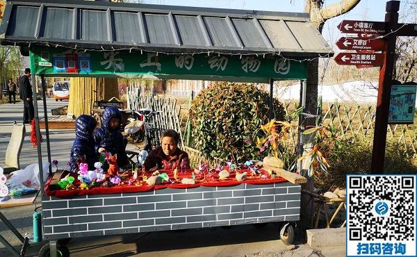 讓更多的民間手工和民間手工藝人在這個(gè)舞臺(tái)上一起高飛！------記手工之家郝總到訪糧畫小鎮(zhèn)，探訪草編大師李素云