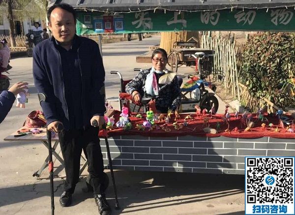 讓更多的民間手工和民間手工藝人在這個(gè)舞臺(tái)上一起高飛！------記手工之家郝總到訪糧畫小鎮(zhèn)，探訪草編大師李素云