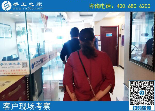 南京手工活在家做，讓下崗職工劉女士實(shí)現(xiàn)居家再就業(yè)(圖1)