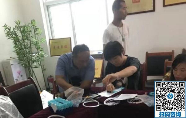 行動是最好的語言------記手工之家創(chuàng)始人郝磊先生受邀在國家級殘疾人電商培訓(xùn)基地進行手工授課指導(dǎo) 行動是最好的語言------記手工之家創(chuàng)始人郝磊先生受邀在國家級殘疾人電商培訓(xùn)基地進行手工授課指導(dǎo)