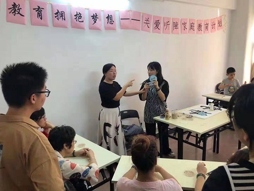 11月5日，如何看一個手工活加盟項目正不正規(guī)？手工之家接待考察加工客戶剪影