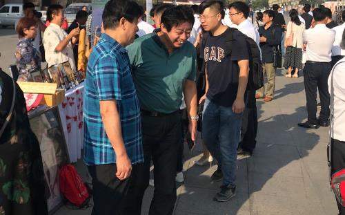 亮相“中國(guó)農(nóng)民豐收節(jié)”，勵(lì)志珠珠繡等純手工大放異彩(圖4)