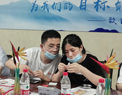 一起做非遺手工勵志珠珠繡-------記手工之家第三期全國優(yōu)秀繡娘陪訓(xùn)會 一起做非遺手工勵志珠珠繡-------記手工之家第三期全國優(yōu)秀繡娘陪訓(xùn)會