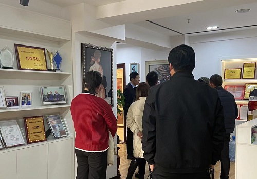 手工帶動就業(yè)，讓農(nóng)民有事干、農(nóng)村更美麗 --- --- 記河北大名一鎮(zhèn)村領(lǐng)導(dǎo)一行來手工之家實地參觀考察