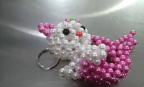 領(lǐng)串珠外發(fā)手工活回家做，炎炎夏日帶領(lǐng)家人加工掙錢真不錯(cuò)(圖1)