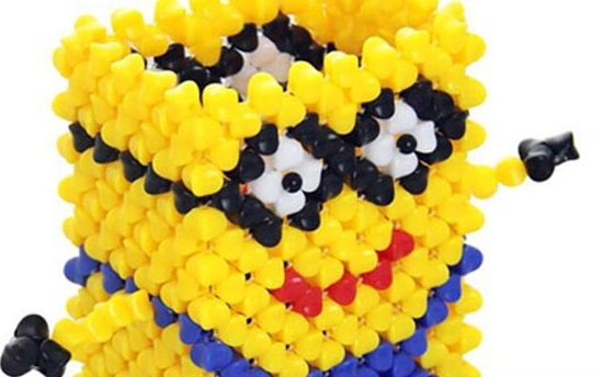 渴望在家兼職掙錢(qián)，許多人把手工活拿回家做得以實(shí)現(xiàn)(圖1)