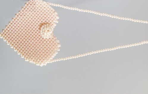 帶領(lǐng)團(tuán)隊(duì)做串珠繡手工活優(yōu)勢多，成本低、易成功(圖1)