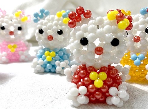 在家做串珠繡手工活身體放松心情愉悅，緩解繁重的工作壓力(圖1)