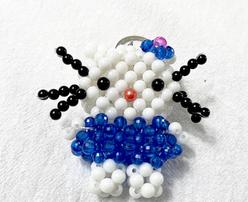 工作之余做串珠外放手工活賺錢增收，是上班族不錯(cuò)的選擇(圖1)