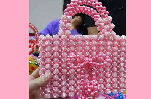 寶媽在家?guī)殞氝m合做什么外包加工手工活呢？(圖1)