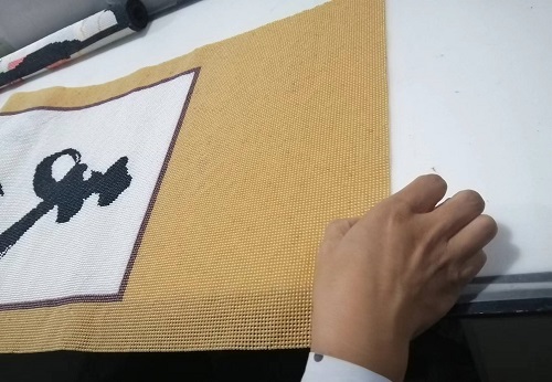 在家做手工活加工串珠，是一個不錯的賺錢門路(圖1)