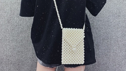 8月11日，手工活外發(fā)加工網(wǎng)，拿回家做的手工好項目，做手工傳承官，與手工之家，合作就要好好做，圖為串珠米珠繡純手工產(chǎn)品剪影