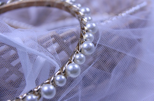 8月13日，手工活外發(fā)一手貨源，在家做手工掙錢，靈活就業(yè)創(chuàng)業(yè),做手工傳承官，手工之家的創(chuàng)新，讓純手工產(chǎn)品越來越受歡迎，圖為串珠米珠繡純手工產(chǎn)品剪影