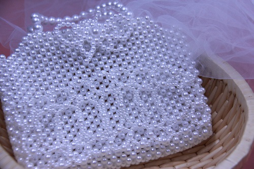 8月20日，在家能掙錢(qián)的正規(guī)手工，靈活就業(yè)串珠手工項(xiàng)目，做手工傳承官，與手工之家合作，純手工讓大家合作共贏，圖為串珠米珠繡純手工產(chǎn)品剪影