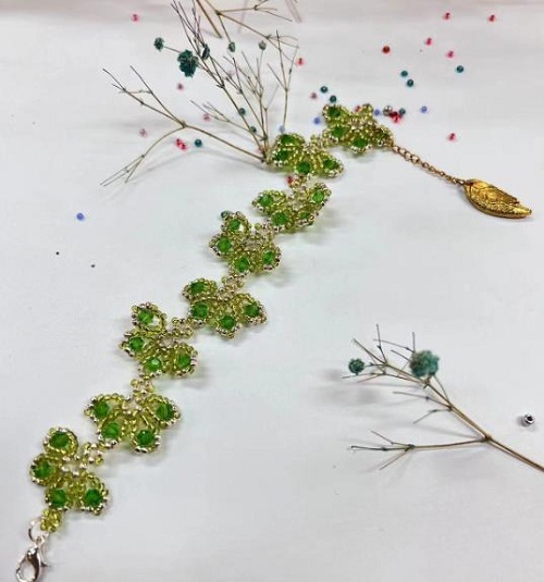 9月7日，手工活拿回家做在哪里找，靈活就業(yè)創(chuàng)業(yè)，做手工傳承官，在手工之家，了解清楚是合作的基礎(chǔ)，圖為串珠米珠繡純手工產(chǎn)品剪影