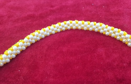 9月27日，拿回家做的手工活，在家掙錢的好副業(yè)創(chuàng)業(yè)，做手工傳承官，手工之家的手工事業(yè)給了大家多掙錢的機(jī)遇，圖為串珠米珠繡手工產(chǎn)品剪影