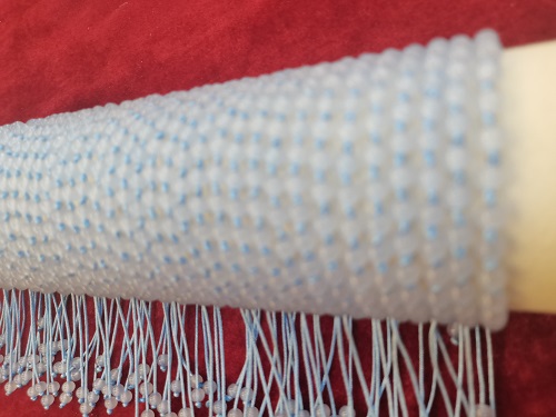 9月28日，在家就能掙錢的工作，拿回家做的手工微創(chuàng)業(yè)項(xiàng)目，做手工傳承官，居家就業(yè)創(chuàng)業(yè)手工好副業(yè)，在手工之家，好的產(chǎn)品源自大家的努力，圖為串珠米珠繡純手工產(chǎn)品剪影