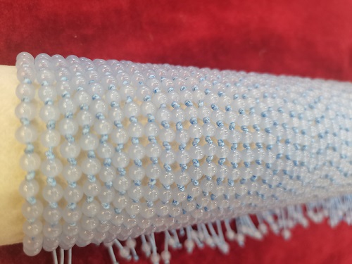 9月28日，在家就能掙錢的工作，拿回家做的手工微創(chuàng)業(yè)項(xiàng)目，做手工傳承官，居家就業(yè)創(chuàng)業(yè)手工好副業(yè)，在手工之家，好的產(chǎn)品源自大家的努力，圖為串珠米珠繡純手工產(chǎn)品剪影