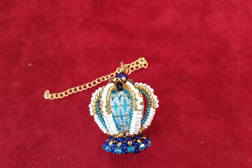 11月25日，手工活外發(fā)加工可靠嗎？靈活就業(yè)自由創(chuàng)業(yè)好手工，小成本創(chuàng)業(yè)做手工傳承官，與手工之家合作，真誠讓大家長期合作，圖為串珠米珠繡純手工產品剪影