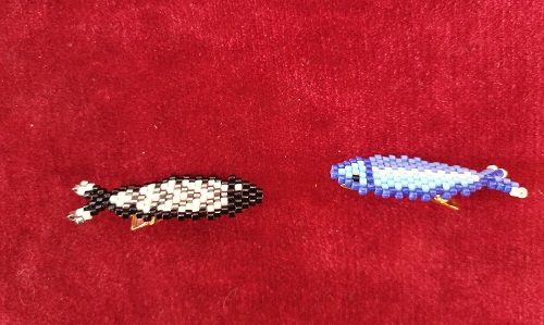 12月6日，可在家做的兼職手工活，想接正規(guī)廠家的手工，小成本創(chuàng)業(yè)做手工傳承官，與手工之家合作，大家掙錢的渠道很多，自由選擇，圖為串珠米珠繡純手工產品剪影