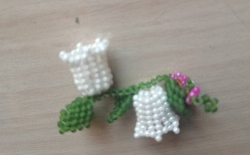 1月8日，能在家做的手工，做手工傳承官，輕創(chuàng)業(yè)做手工掙錢，在手工之家，純手工事業(yè)整體發(fā)展，圖為串珠米珠繡純手工產(chǎn)品剪影