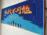 在家做珠繡串珠掙錢，因?yàn)檫@個(gè)帶回家做的手工活穩(wěn)定、好做