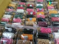 拿回家做的純手工，小小珠繡產(chǎn)品豐富多樣，讓人喜歡