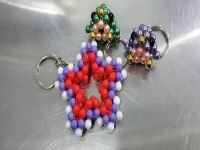 外發(fā)手工領(lǐng)回家做，正規(guī)的平臺讓收入有保障