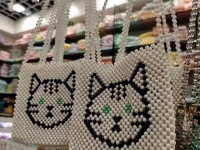 手工活拿回家做，這個(gè)純手工可以做兼職、也可以做事業(yè)