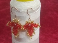 把手工活拿回家做，純手工產(chǎn)品精美有市場，大家都喜歡