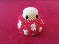 拿回家做的手工活，串珠純手工做得越努力、收入越高