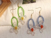 一家人在家做手工掙錢，純手工讓大家有事干、有收入