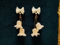 12月18日，手工活兼職招聘信息，在家做手工掙錢，做手工傳承官，在手工之家，誠信首先就是真實(shí)真誠，圖為串珠米珠繡純手工產(chǎn)品剪影