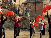 正規(guī)農(nóng)村手工加工項(xiàng)目，在村里開手工加工廠，好做安全，還自由