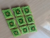 1月10日，手工活從哪里找廠家，想接正規(guī)廠家的手工，輕資產(chǎn)創(chuàng)業(yè)做手工傳承官，與手工之家合作，手工選擇多、收入好，圖為串珠米珠繡純手工產(chǎn)品剪影