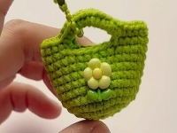 鉤織純手工產(chǎn)品展示，精美的福袋掛件