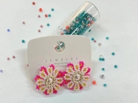 3月23日，手工外發(fā)加工可靠嗎？靈活就業(yè)自由創(chuàng)業(yè)純手工，小成本創(chuàng)業(yè)開手工加工廠、做手工傳承官，在手工之家，合作不同、服務一樣真誠，圖為串珠米珠繡純手工產品剪影