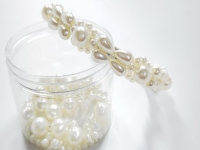 4月26日，手工接單平臺，想接正規(guī)廠家的手工，低成本創(chuàng)業(yè)做手工傳承官，在手工之家，純手工讓大家放心，圖為串珠米珠繡純手工產品剪影