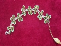 7月12日，手工外發(fā)一手貨源，帶回家做的手工，副業(yè)創(chuàng)業(yè)做手工工作室，手工之家與合作人員互相成就，合作良好，圖為串珠米珠繡純手工產品剪影