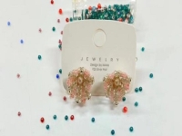 8月2日，在家就能賺錢的工作，兼職手工在家可做，輕資產創(chuàng)業(yè)做手工工作室，在手工之家，努力和付出給大家?guī)砗檬杖?，圖為串珠米珠繡純手工產品剪影