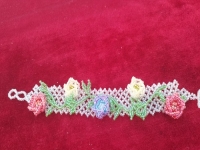 8月23日，手工兼職招聘信息，居家靈活就業(yè)副業(yè)創(chuàng)業(yè)，微創(chuàng)業(yè)做手工工作室，選手工之家，這里合作方式多、掙錢業(yè)務(wù)多，圖為串珠米珠繡純手工產(chǎn)品剪影